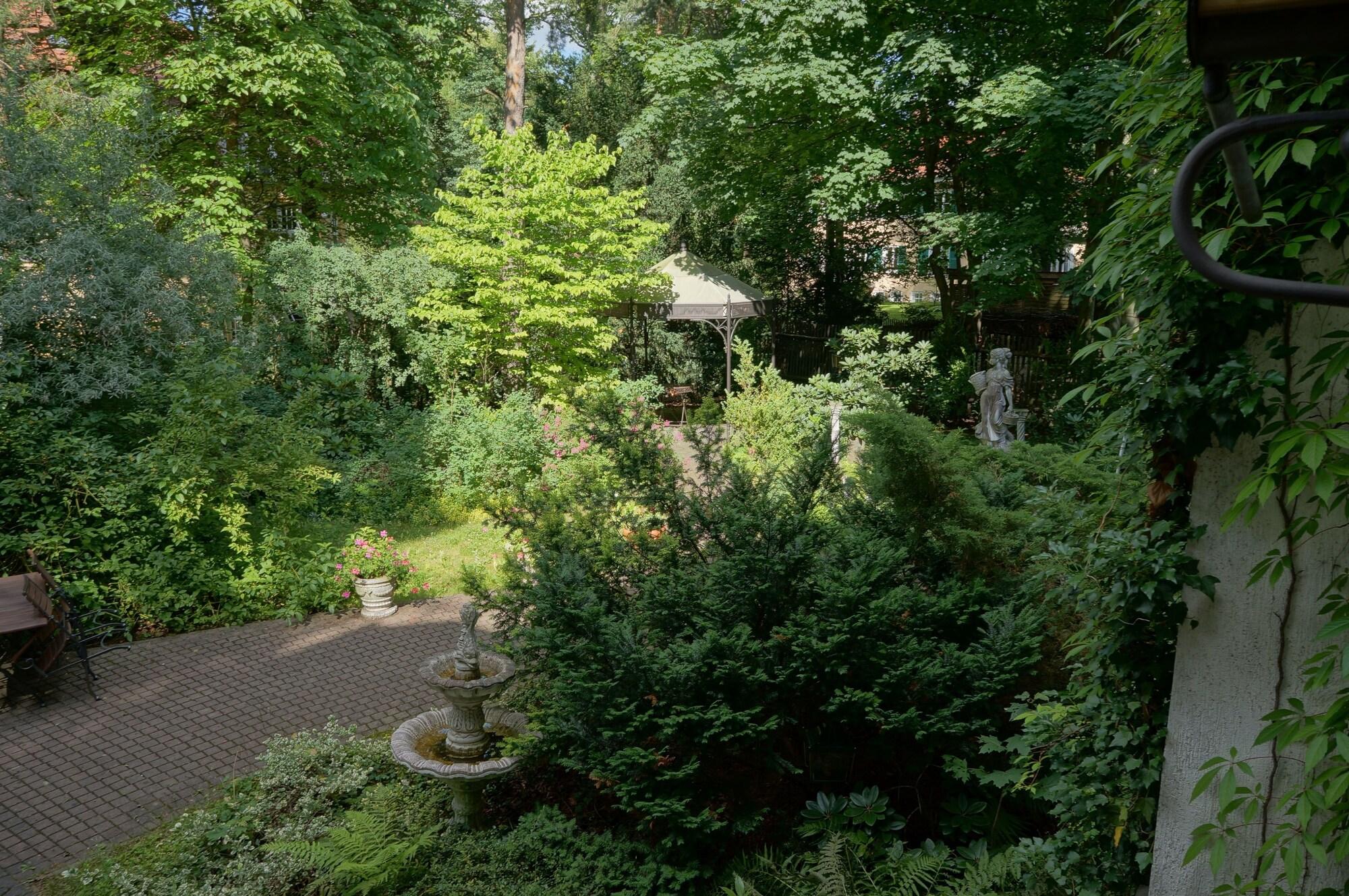 Hotel Villa Herzog ドレスデン エクステリア 写真